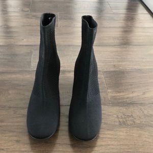 BORN MEGGS BLACK SOCK PULL ON BLOCK HEEL BOOTIES